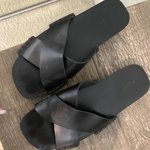 Vince leather cross sandals 7marsell